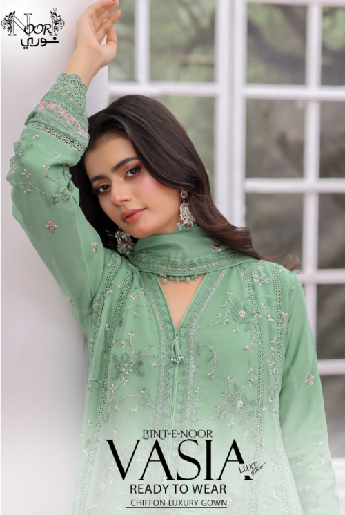 Vasia Luxe pret (Ready to Wear) BY bint e Noor
